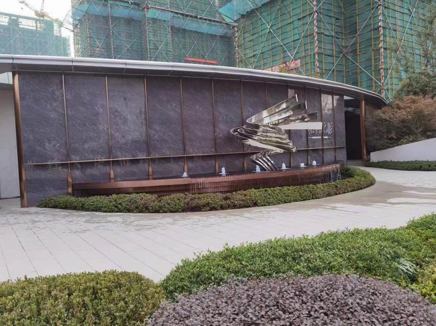 不鏽鋼（gāng）車棚